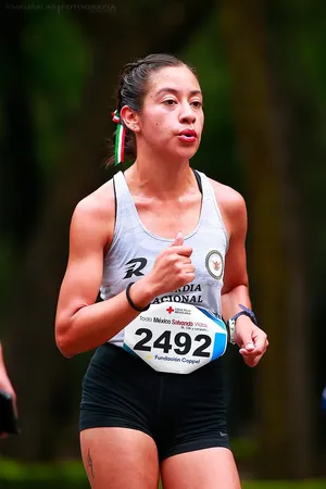 Corredores durante Carrera Cruz Roja Mexicana - Todo México Salvando Vidas 2026 · foto 1