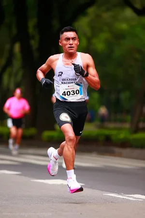 Corredores durante Carrera Cruz Roja Mexicana - Todo México Salvando Vidas 2026 · foto 2