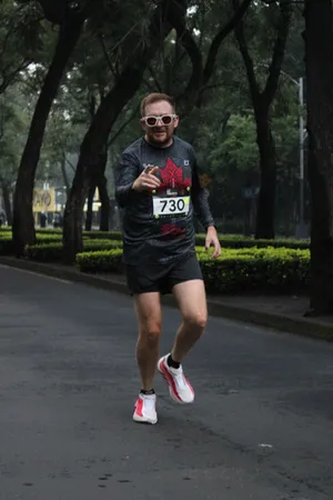 Corredores durante Rumbo a Toronto Waterfront Marathon 2026 · foto 2