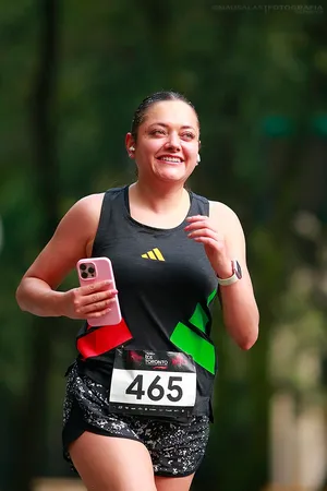 Corredores durante Rumbo a Toronto Waterfront Marathon 2026 · foto 10