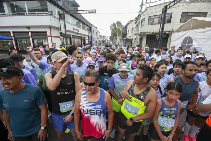 Corredores durante Corriendo Pasado de Verde 5 y 10k · foto 4