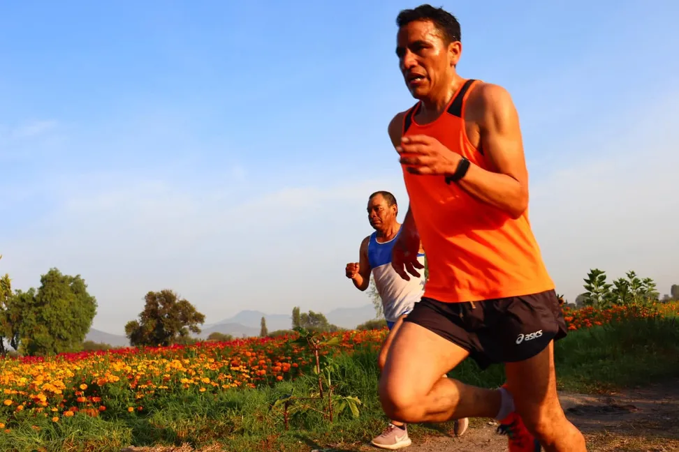 Corriendo Entre Flores · foto 2