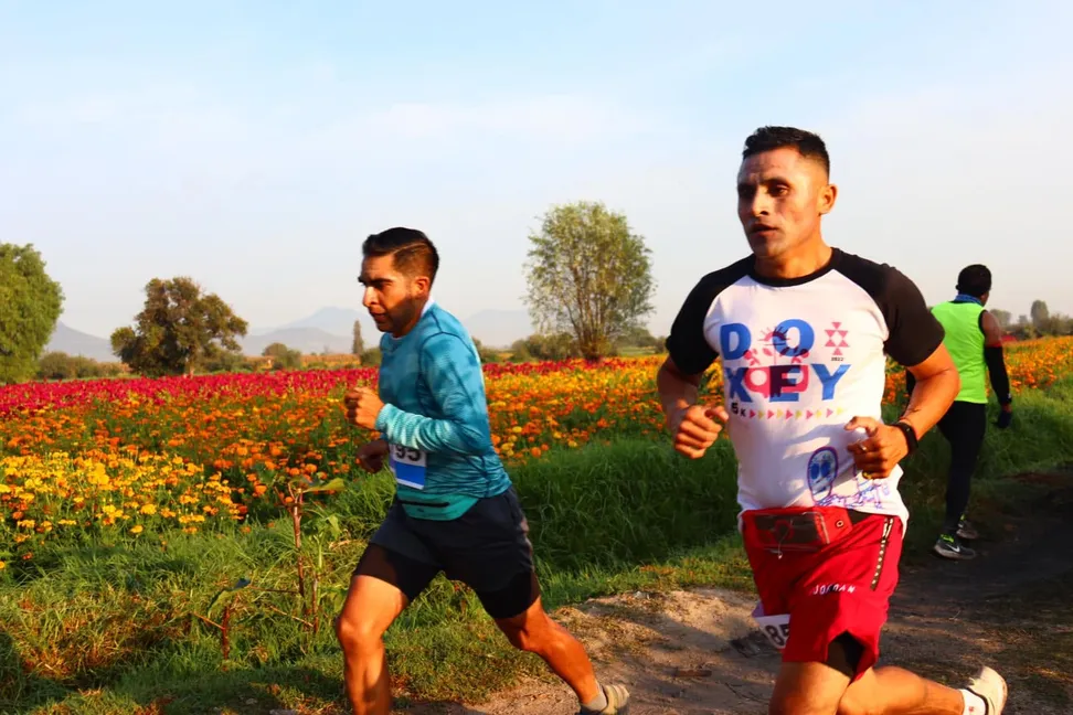 Corriendo Entre Flores · foto 3